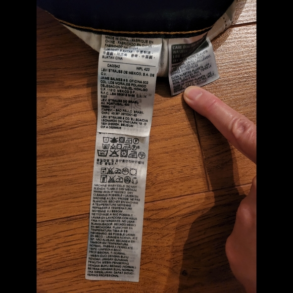 Levi's 400 Jeans - Picture 4 of 11